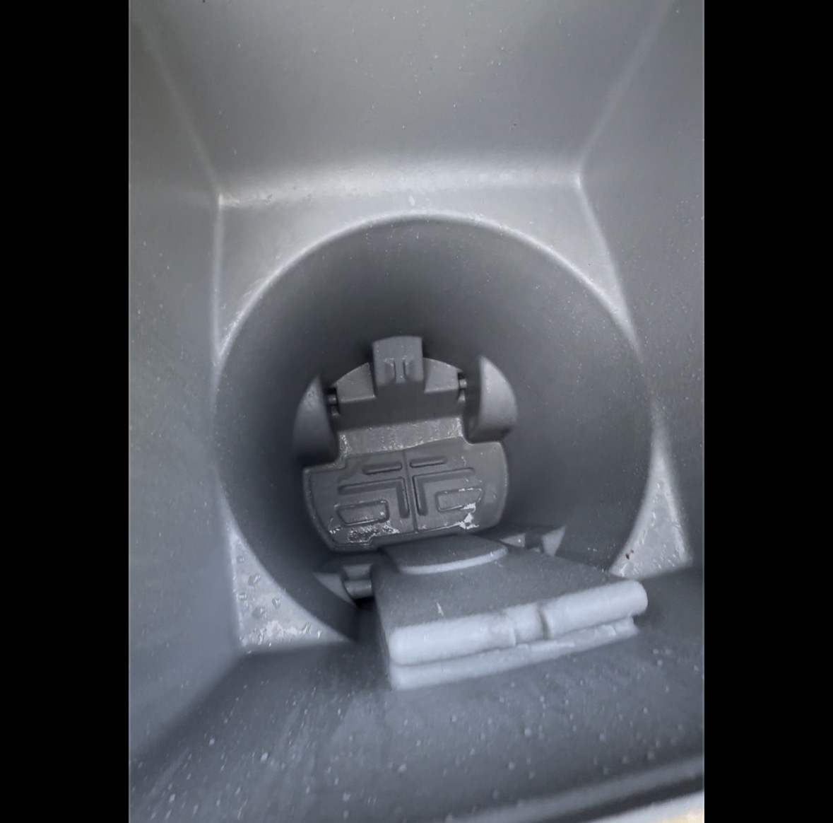 Clean bin after cleaning